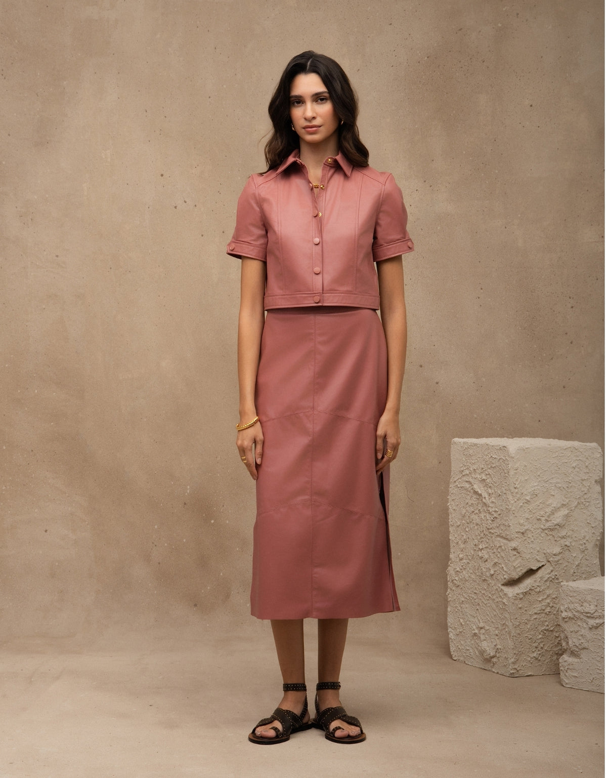 CAMISA CECÍLIA MADRE REINA COURO ROSA ROMÃ