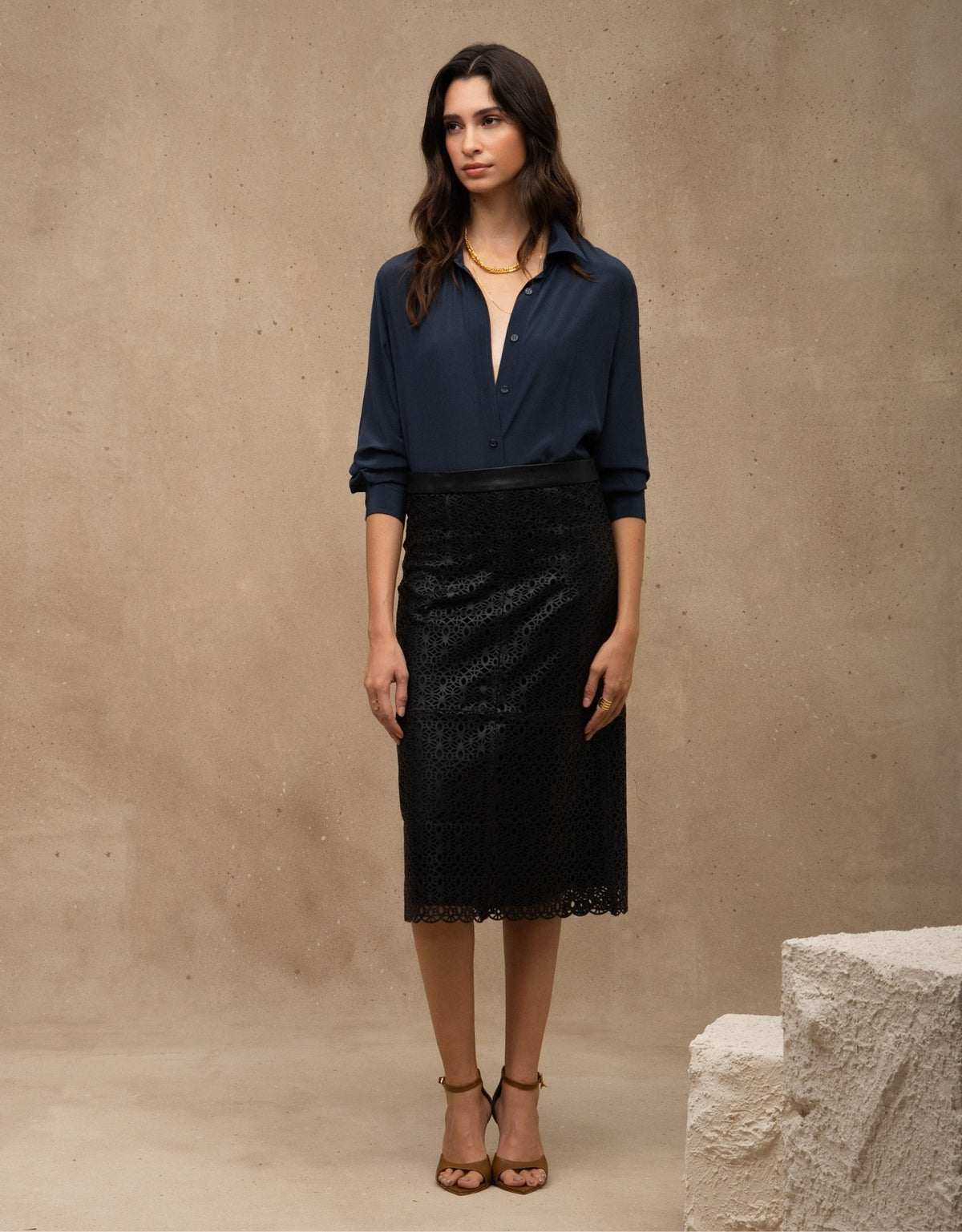 CAMISA CLÁSSICA PESPONTO MADRE REINA SEDA AZUL MARINE