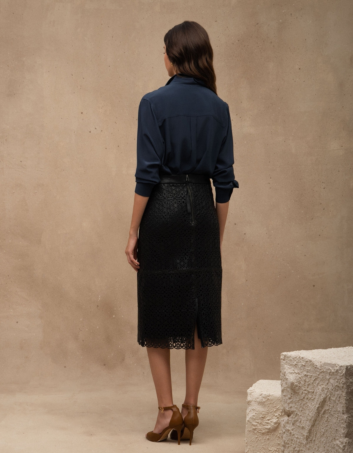 CAMISA CLÁSSICA PESPONTO MADRE REINA SEDA AZUL MARINE