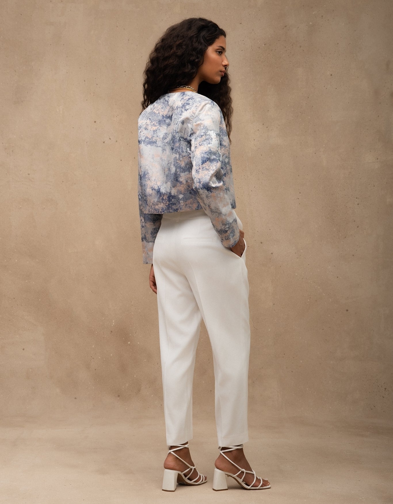 CASAQUETO BROCADO MADRE REINA ALFAIATARIA  AZUL ÁGATA