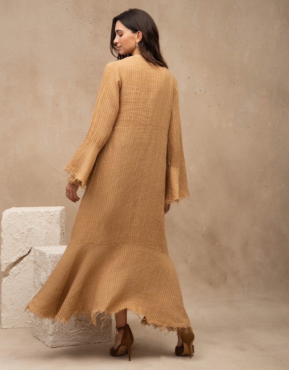 CHEMISE CLASSIC MADRE REINA LINHO CAQUI RISCA DE GIZ