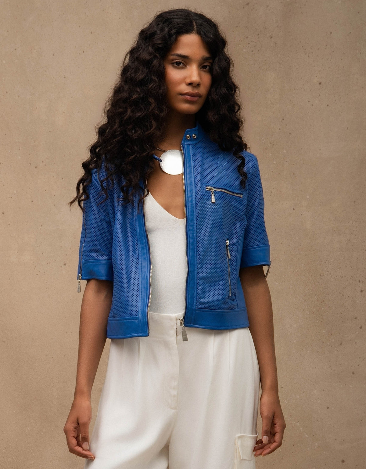 JAQUETA SOPHIE MANGA CURTA MADRE REINA COURO AZUL MESQUITA