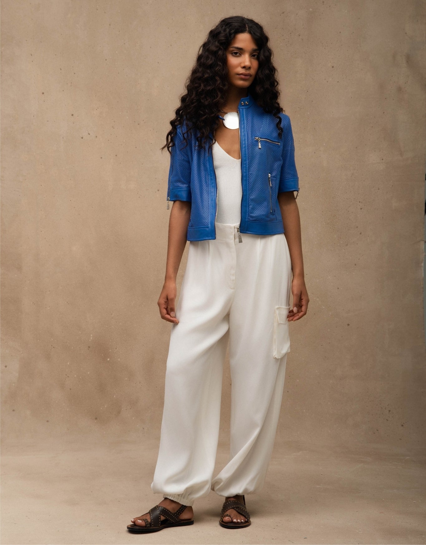 JAQUETA SOPHIE MANGA CURTA MADRE REINA COURO AZUL MESQUITA