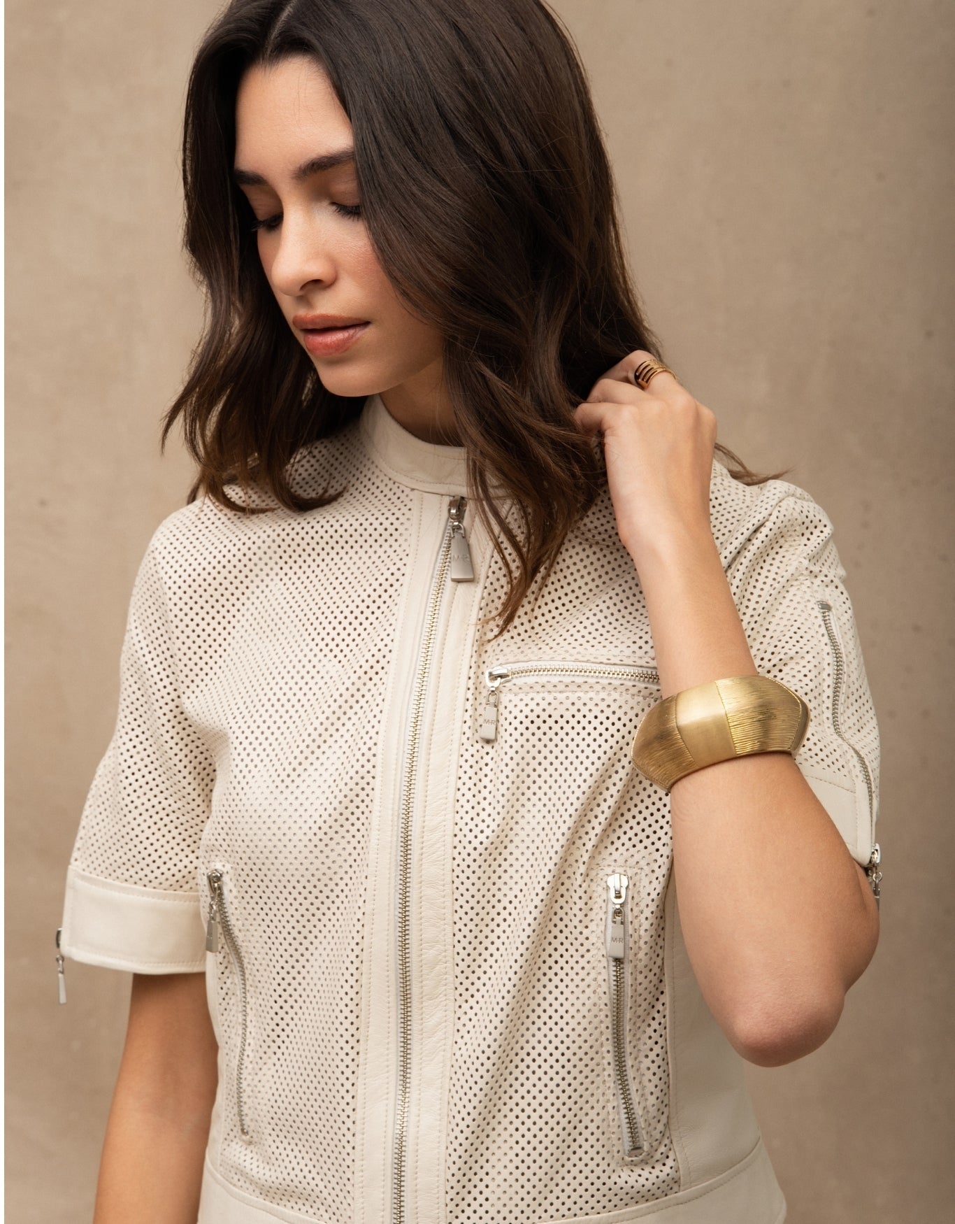 JAQUETA SOPHIE MANGA CURTA MADRE REINA COURO OFF WHITE