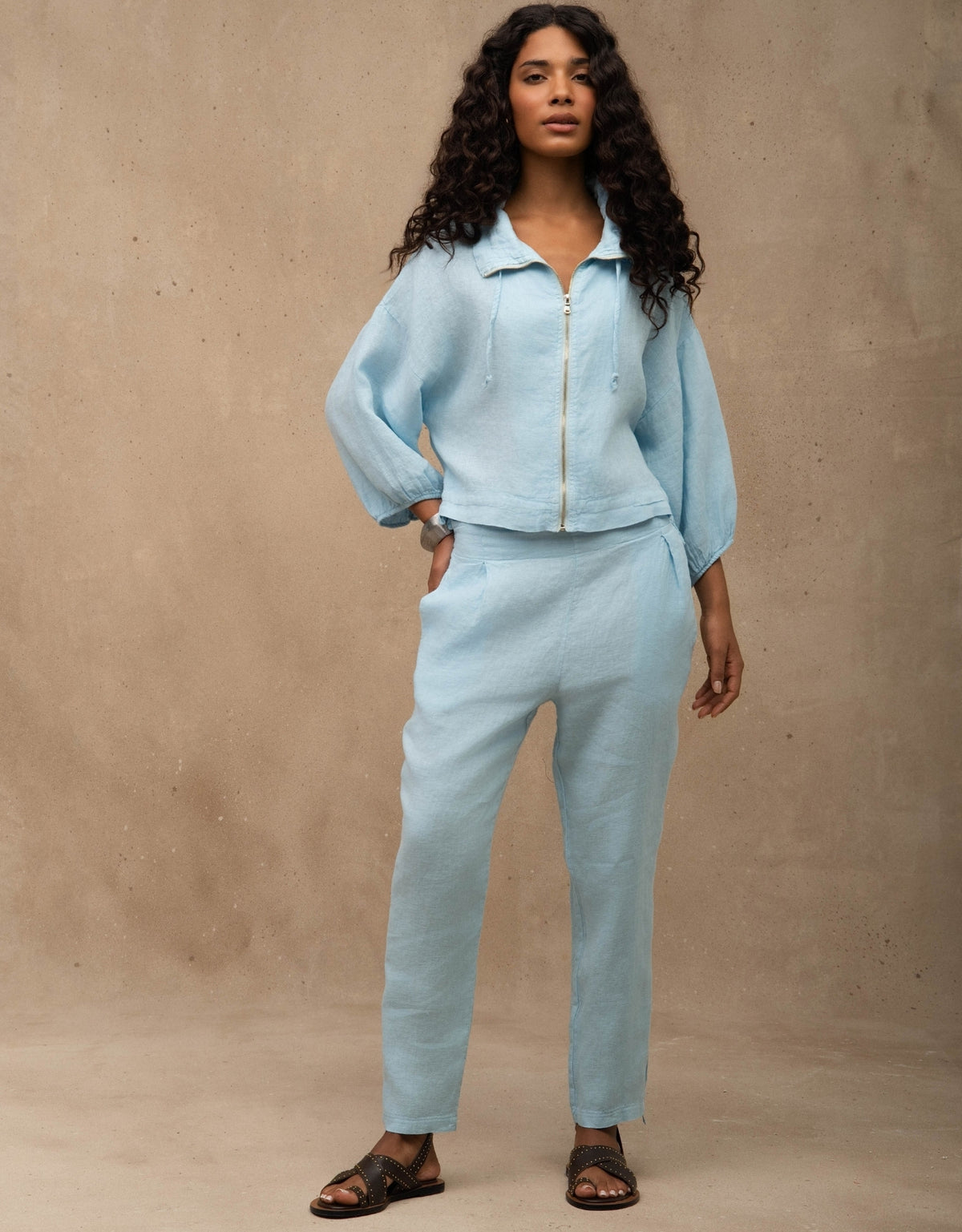 JAQUETA ZÍPER MADRE REINA LINHO AZUL ÁGATA