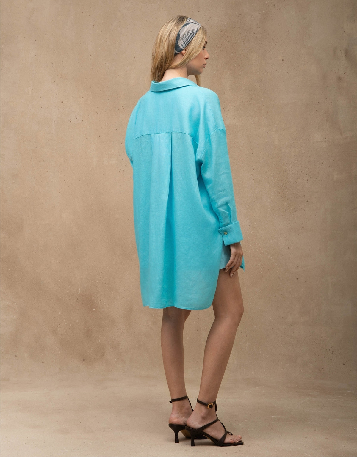 MAX CAMISA MADRE REINA LINHO AZUL TURQUESA