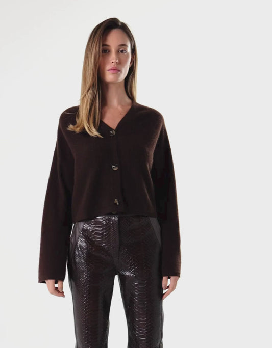 CARDIGAN OLÍVIA MADRE REINA CASHMERE MADEIRA