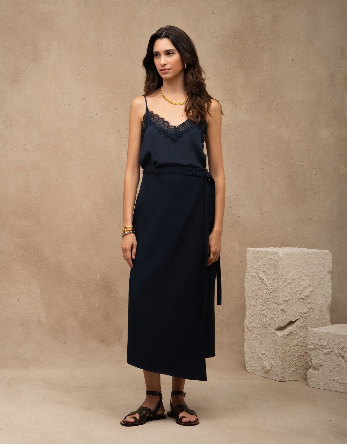 REGATA MADRE REINA SEDA AZUL MARINE