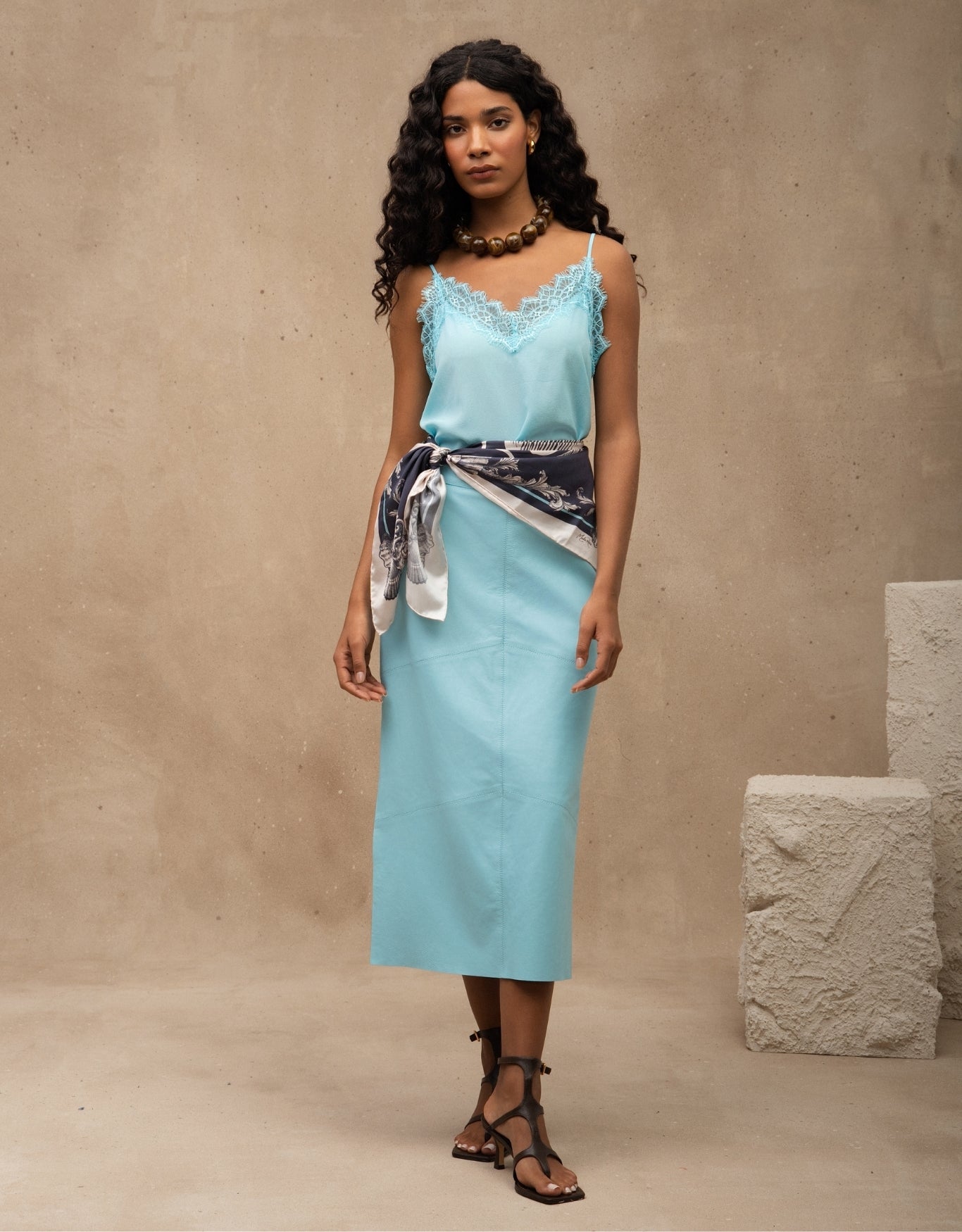 REGATA MADRE REINA SEDA AZUL TURQUESA