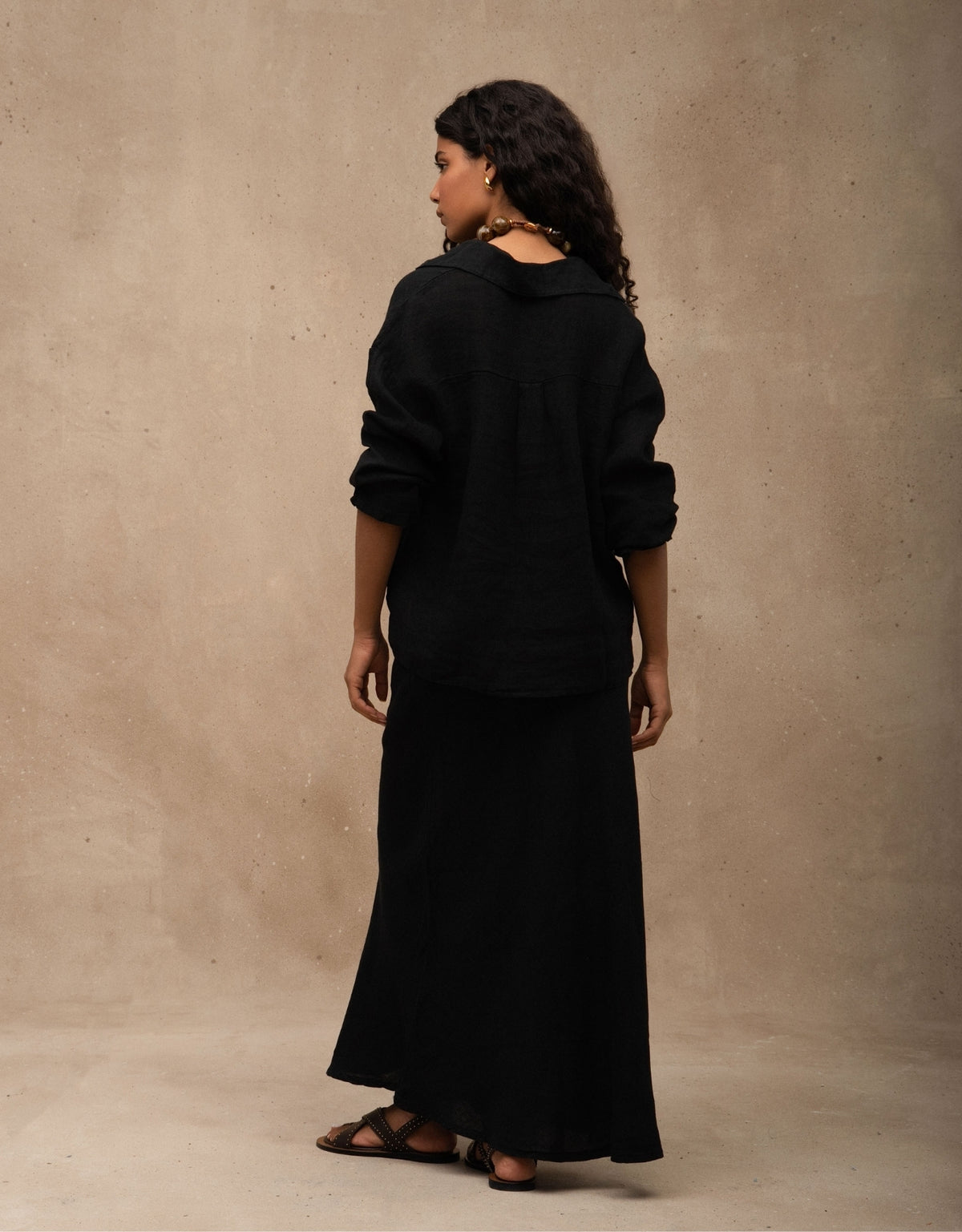 SAIA ALICE MADRE REINA LINHO PRETO