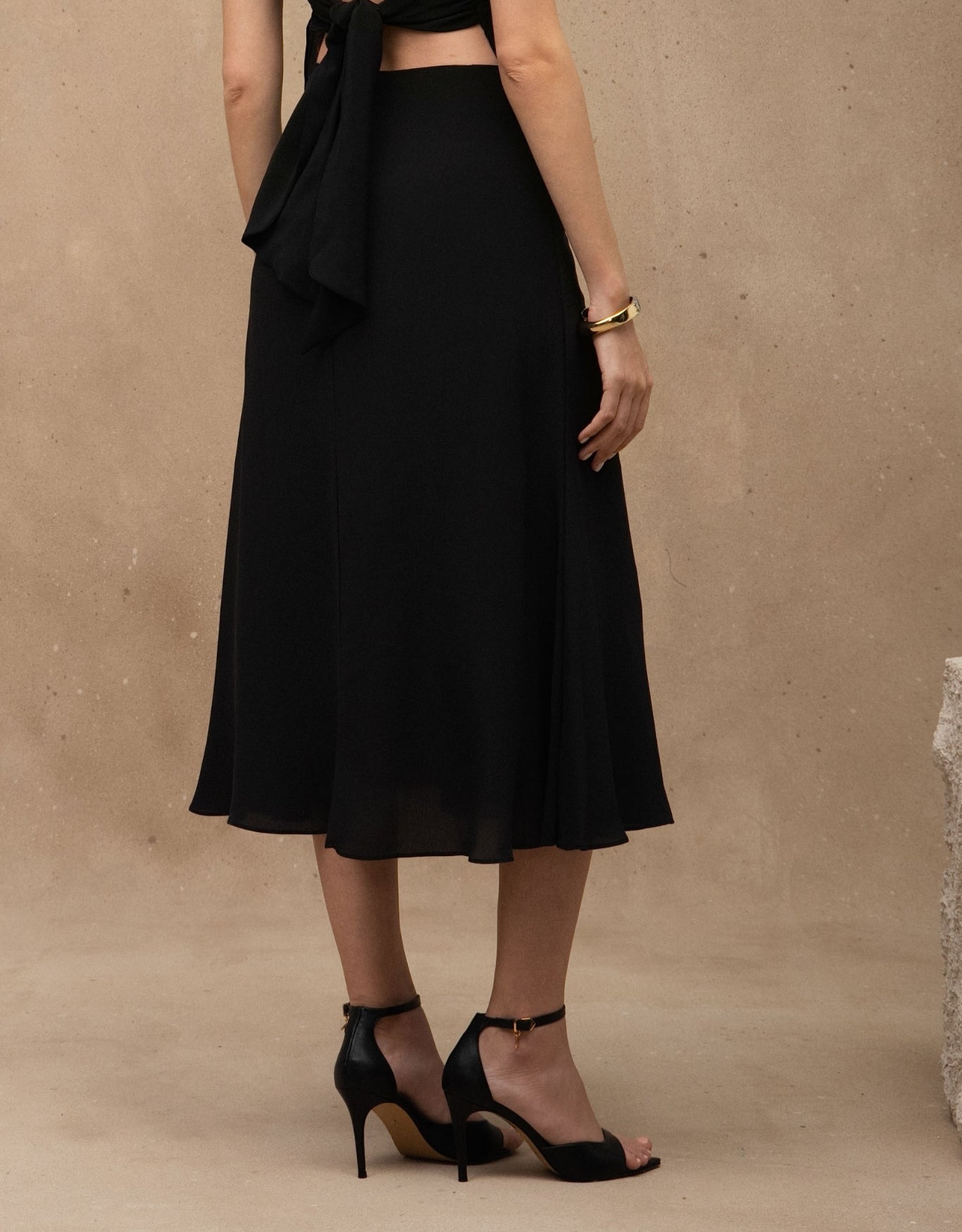 SAIA AMANDA MADRE REINA SEDA PRETA