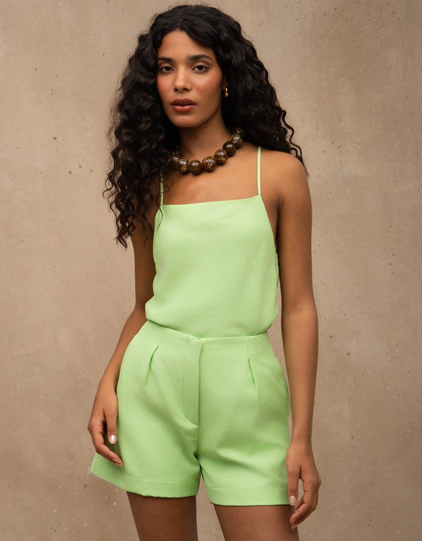 SHORT ISIS MADRE REINA ALFAIATARIA VERDE LUNAR