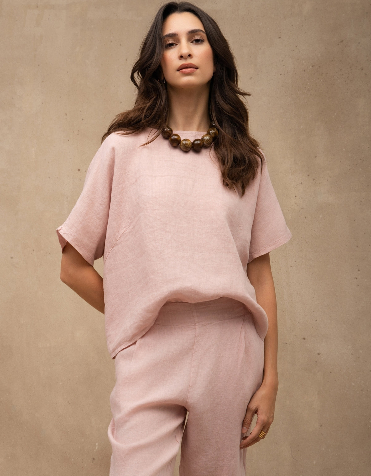 T-SHIRT CLASSIC LINEN MADRE REINA LINHO ROSA PÓ