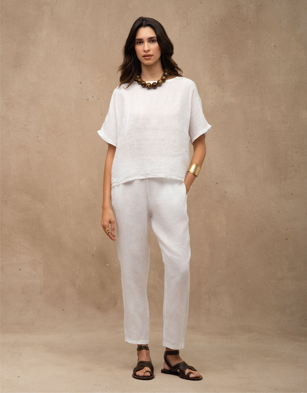 T-SHIRT CLASSIC MADRE REINA LINHO BRANCO