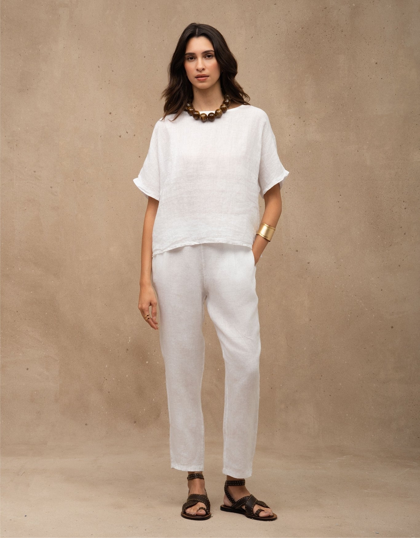 T-SHIRT CLASSIC MADRE REINA LINHO BRANCO