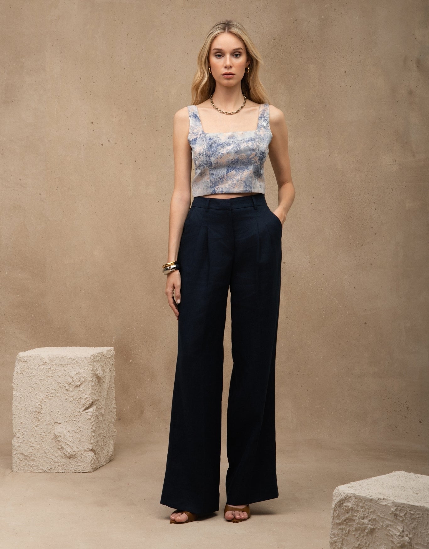 TOP BROCADO MADRE REINA ALFAIATARIA AZUL ÁGATA