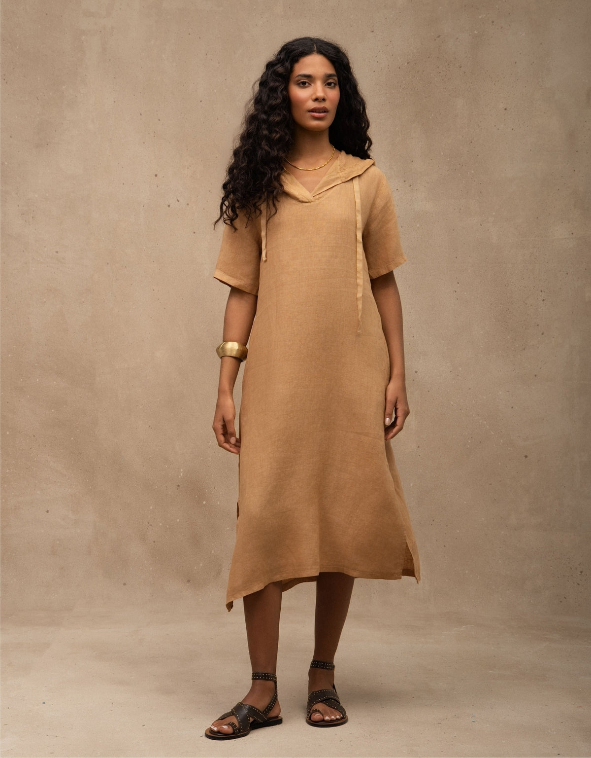 VESTIDO CAMILA MADRE REINA LINHO CAQUI