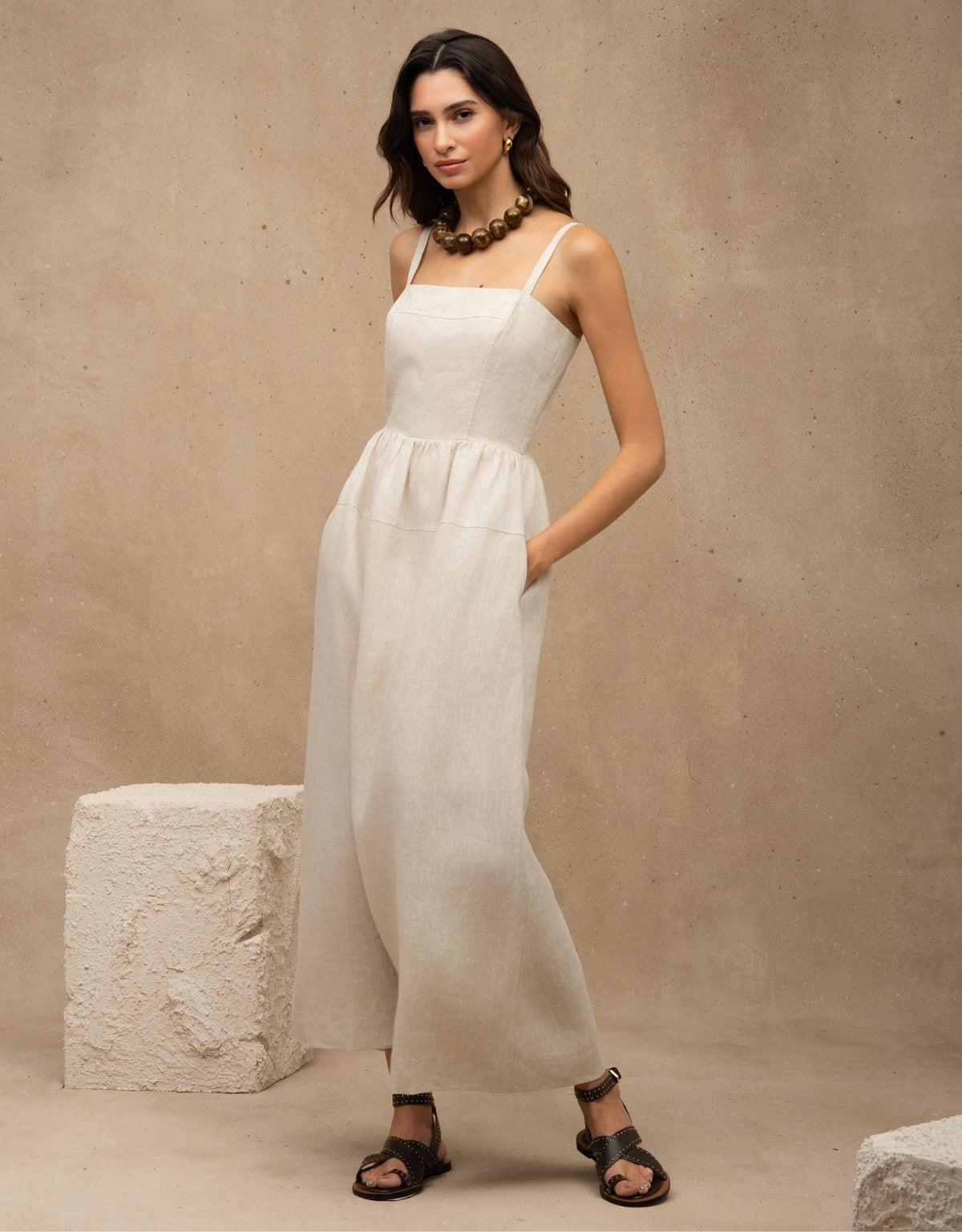 VESTIDO LÍVIA MADRE REINA LINHO AREIA