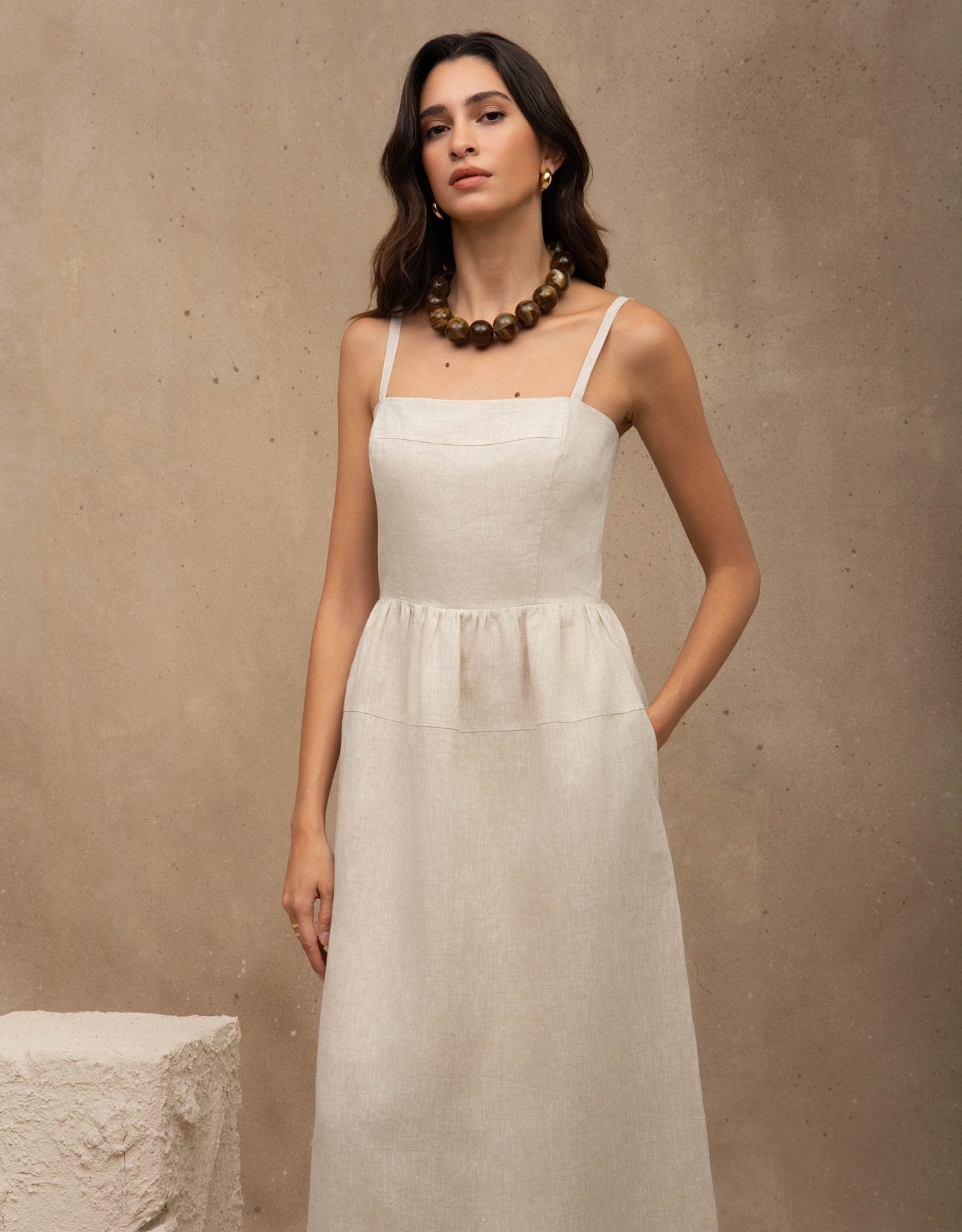 VESTIDO LÍVIA MADRE REINA LINHO AREIA