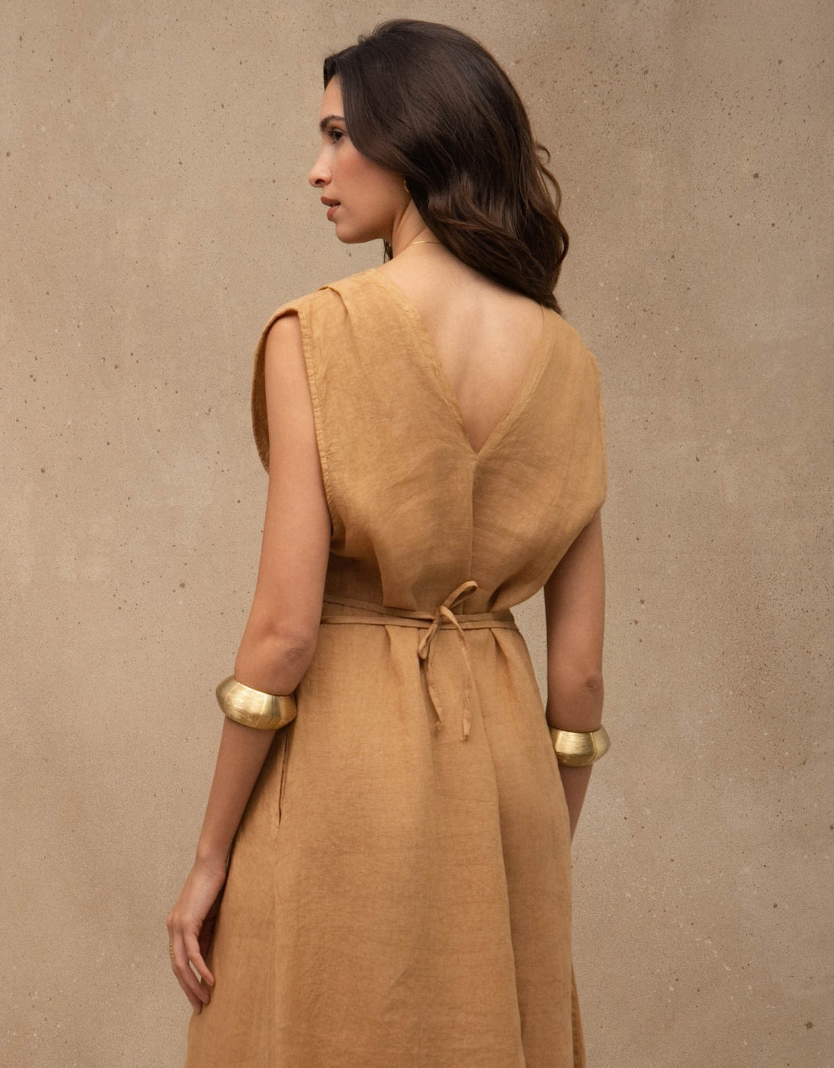 VESTIDO NICOLE MADRE REINA LINHO CAQUI